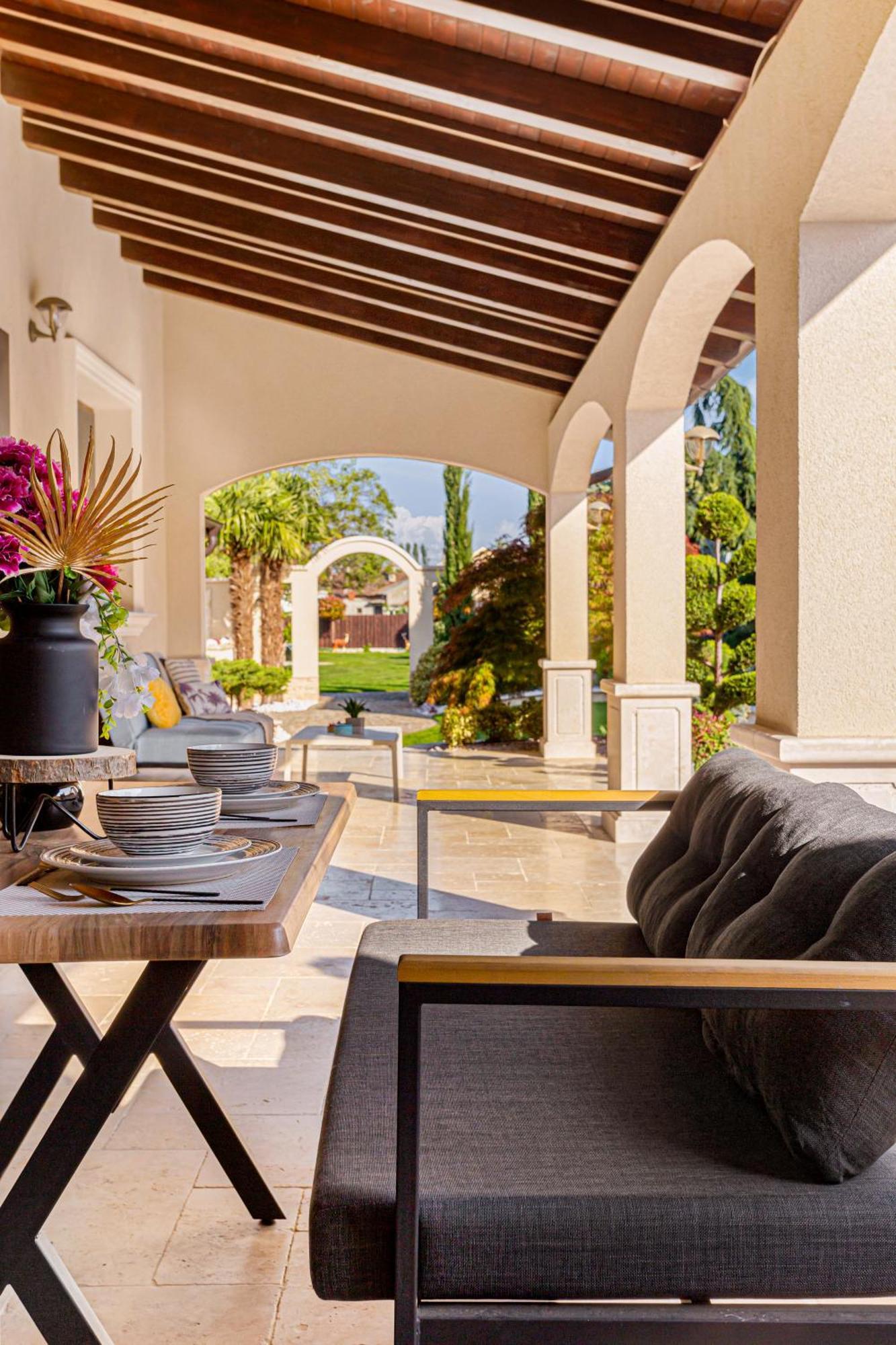 Sika Palladium Garden & Spa Central Apartment Arad Dış mekan fotoğraf