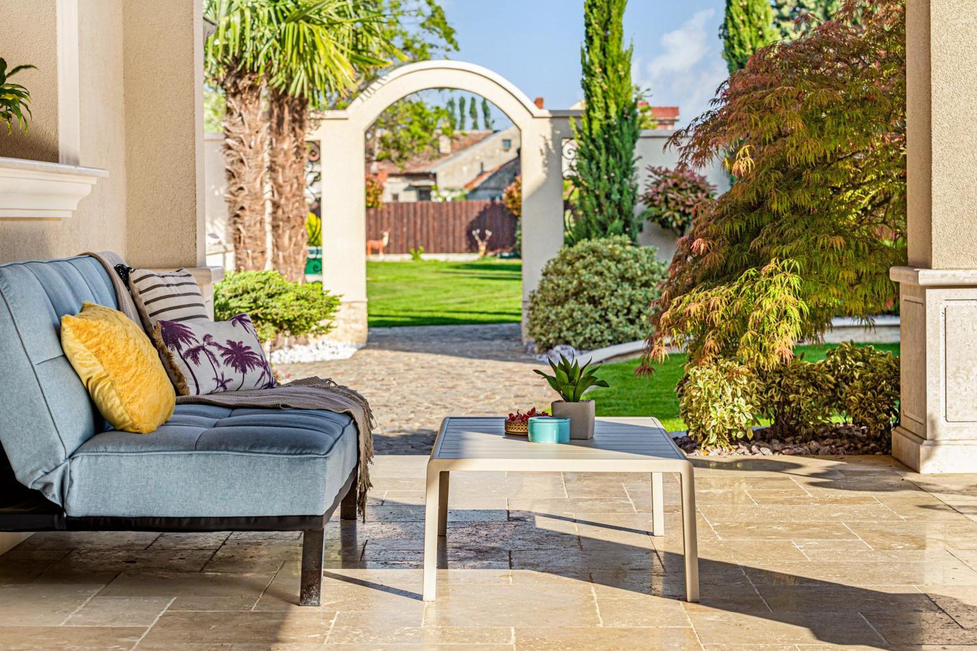 Sika Palladium Garden & Spa Central Apartment Arad Dış mekan fotoğraf